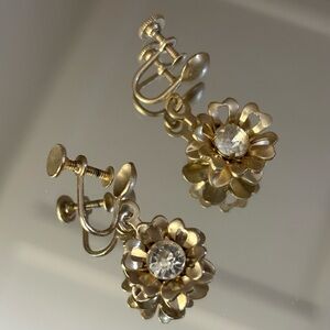 Elegant Gold Flower Clip-On Earrings